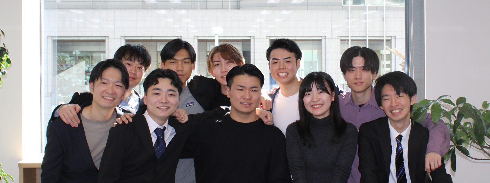 渋谷のオフィスで集まったRezonのメンバー10人